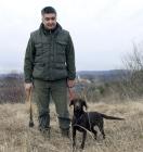  Il cercatore di tartufi o 'trifolao' Klaudio Ipša con il cane Biba
